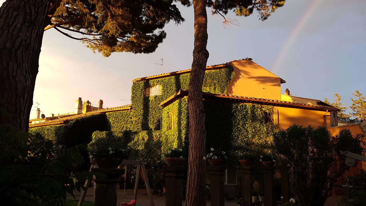 B&B A Piazza Del Gesu Viterbo Exterior photo