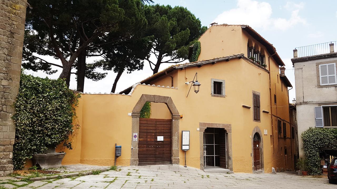 B&B A Piazza Del Gesu Viterbo Exterior photo